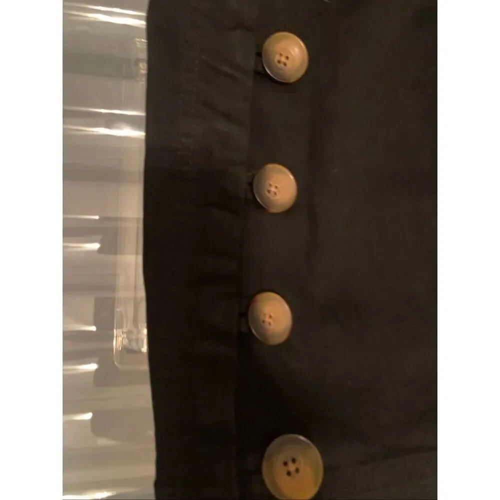 Free People button size side